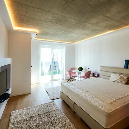 A9 Luxury Villa Balatonudvari